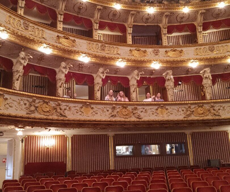 Povijesna grupa u Hrvatskom narodnom kazalištu